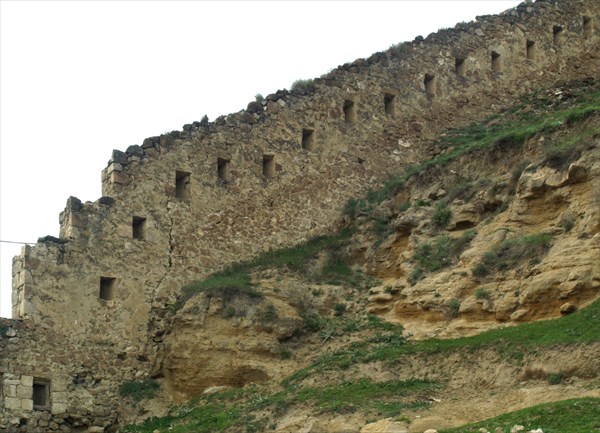 Остатки крепостной стены, возведенной русскими войсками